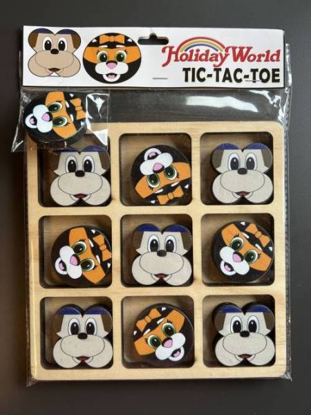 Tic-Tac-Toe game set with Holidog and Kitty Claws game pieces